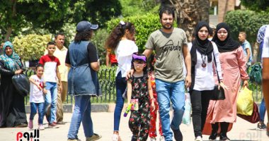 إقبال المواطنين على حديقة الفسطاط فى ثالث أيام العيد