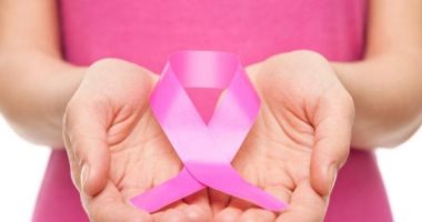 اعراض سرطان الثدى وأسبابه وعلاجه