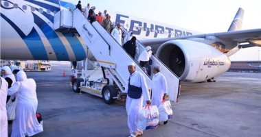 "مصر للطيران" تكثف رحلاتها غدا لبدء عودة حجاج القرعة والتضامن