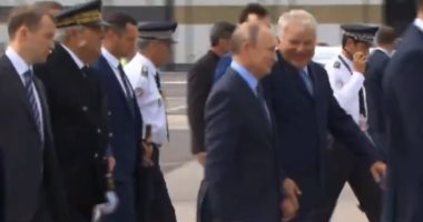 الرئيس الروسى فلاديمير بوتين يصل فرنسا لإجراء مباحثات مع نظيره الفرنسي 