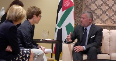  ملك الأردن يلتقي وزيرة الدفاع الألمانية 