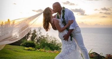 صور الصخرة داوين جونسون يتزوج فى هاواى    