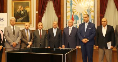 محافظة القاهرة توقع برتوكول تعاون لتقديم الخدمات التمويلية لورش شق الثعبان