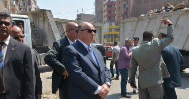 محافظ القاهرة يحيل مسئولين بالنظافة للتحقيق بسبب انتشار القمامة بالمطرية