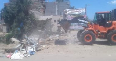 حملة مكبرة لإزالة الاشغالات بشوارع كفر البطيخ بدمياط 