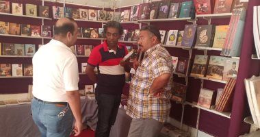 رئيس قصور الثقافة يتفقد معرض مرسى مطروح للكتاب قبل افتتاحه