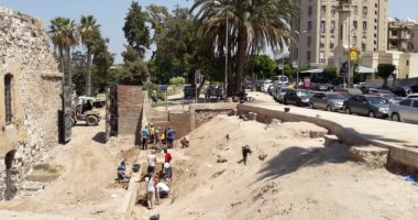 "آثار الإسكندرية": إزالة المخلفات بمحيط طابية النحاسين الأثرية 