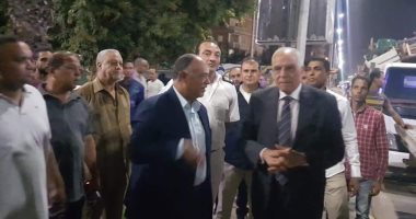 محافظ الجيزة يقود حملة لرفع إشغالات المقاهى والمحلات بشوارع العمرانية.. صور