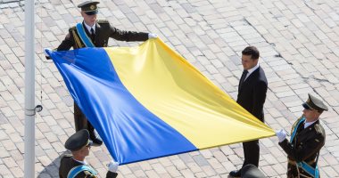 أوكرانيا تحتفل بيوم العَلم الوطنى.. تعرف على قصة نشأته ودلالة ألوانه.. صور