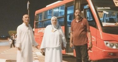 صور.. محافظ مطروح يدفع بأتوبيسين لنقل الحجاج من مطار برج العرب 