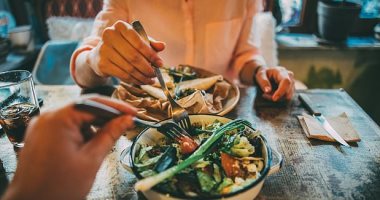 دراسة: تناول نظام غذائى غنى بالبروتين النباتى يحسن صحتك ويقلل خطر الوفاة