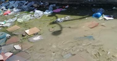 شكوى من انتشار القمامة ومياه الصرف الصحى بنفق "باغوص" بالشرابية