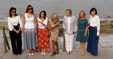 بريجيت ماكرون فى جولة مع زوجات زعماء الـG7 على شاطئ كوت دو باسك