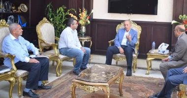 محافظ البحر الأحمر يلتقى رئيس هيئة الأوقاف المصرية بديوان عام المحافظة 
