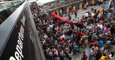 تعطل حركة الطيران في مطار ميونخ الألماني بسبب تظاهرة لنشطاء بيئيين