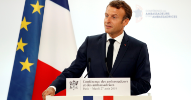 ماكرون: فرنسا يجب ألا تكون "جاذبة" للمهاجرين غير الشرعيين 
