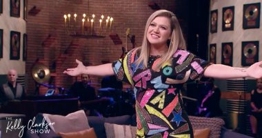 ثلاثى برنامج American Idol يظهرون في The Kelly Clarkson Show