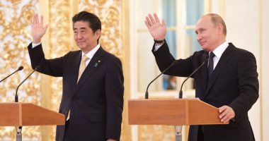 بوتين ورئيس وزراء اليابان يبحثان التعاون الثنائى بين بلديهما سبتمبر المقبل