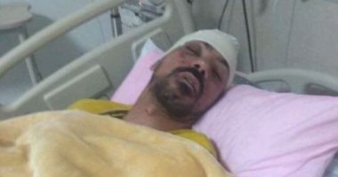 شقيق عمرو زكى يكشف عن حالته بعد الحادث: "40 غرزة فى رأسه وحالته مستقرة"