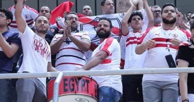 شاهد.. احتفال ملوك الصالات بالمركز الخامس مع جماهير الزمالك بالسعودية