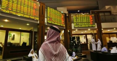 البورصة السعودية تتراجع تحت ضغط البنوك ومصر ترتفع بدعم من الأسهم المالية
