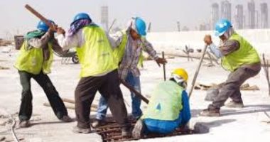 القوى العاملة الكويتية: انتهاء حظر العمل وقت الظهيرة بالأماكن المكشوفة 