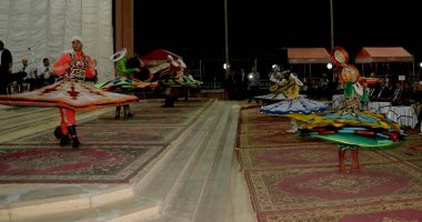 فيديو وصور .. محافظ أسيوط يتعهد بدعم الشعراء والأدباء خلال احتفالية قصر الثقافة