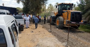 تنفيذ 3 قرارات إزالة للتعديات على الاراضى الزراعية غرب الإسكندرية.. صور