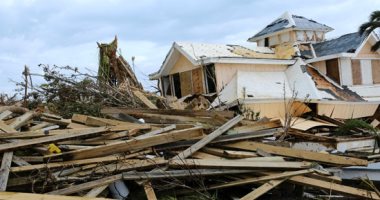 إعصار دوريان يضرب جزيرة مارش هاربور بجزر البهاما