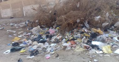 شكوى من انتشار القمامة بجوار إحدى المدارس فى مدينة السلام