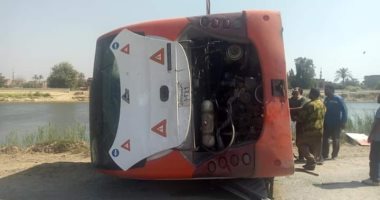 إصابة سائق ومحصل بانقلاب أتوبيس بطريق "أبوحماد- الزقازيق" فى الشرقية