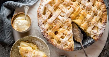 الـ Apple Pie..  إليك طريقة عمل فطيرة التفاح بمكونات سهلة وبسيطة
