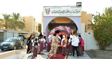 شاهد.. عودة 145 ألف طالب و طالبة لمقاعدهم الدراسية بالبحرين