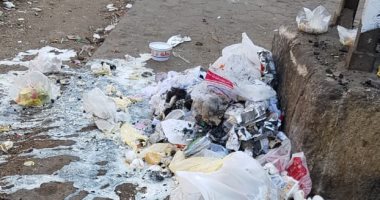 أهالى شارع محمد رمزى بتريومف فى مصر الجديدة يشكون تراكم القمامة