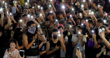 المتظاهرون يحتشدون خلال انطلاق مهرجان منتصف الخريف فى هونج كونج