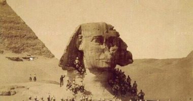 البحث عن الخلود بـ صورة مع أبو الهول وآثار مصر