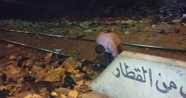 اضبط مخالفة.. القمامة تحاصر بلدة القلج بالقليوبية.. والأهالى: "مش عارفين نمشى"