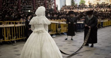 هل يكره يهود الحريديم المرأة؟.. فيديو لحفل زفاف يكشف الحكاية 