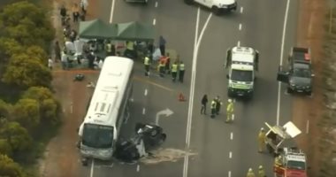 مقتل 10 فى تصادم بين شاحنة وحافلة صغيرة بجنوب رومانيا