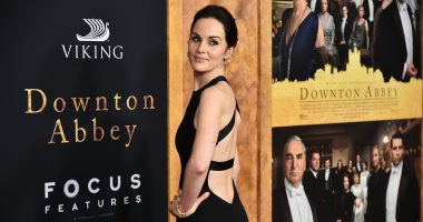 شاهد.. النجمات يخترن تصميمات عالمية خلال افتتاح فيلم  Downton Abbey