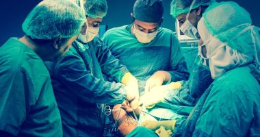 صور.. مستشفى أرمنت تعلن إجراء 80 عملية جراحية فى 3 أيام للقضاء على قوائم الإنتظار