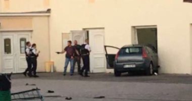 شخص بحوزته سلاح أبيض يقتحم بسيارته المسجد الكبير فى كولمار الفرنسية