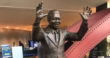 صور.. تمثال نيسلون مانديلا يزين بهو مقر الأمم المتحدة فى نيويورك