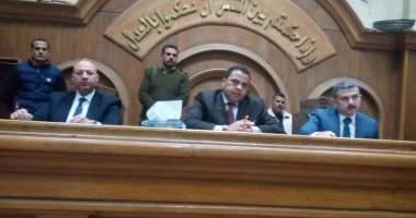 جنايات شمال القاهرة تقضى بالسجن المؤبد لمتهم عذب ابنة زوجته حتى الموت