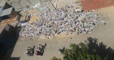 القمامة عند بوابة 4.. شكوى سكان منطقة استاد السلام