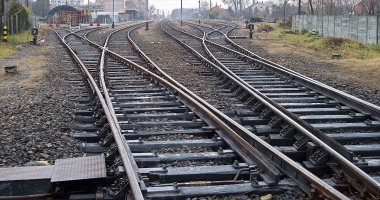 مصرع 3 أشخاص من أسرة واحدة تحت عجلات قطار أثناء عبورهم السكة الحديد بأسوان