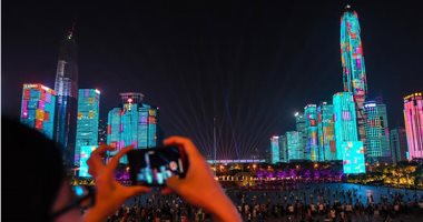 مدينة شنتشين الصينية تحتفل بالذكرى الـ 70 لتأسيس الجمهورية بمعرض ضوء 