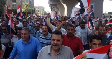 فيديو وصور.. وصول مسيرة لمواطني كفر الشيخ أمام النصب التذكارى دعما للدولة