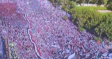 إكستر نيوز تنشر فيديو لجموع المصريين بالمنصة فى لقطات عبر طائرة "درون"