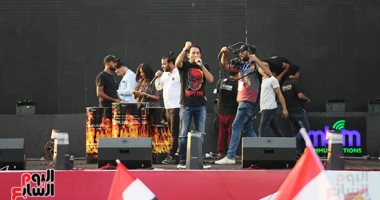 فيديو وصور.. انطلاق احتفالية "فى حب مصر" أمام المنصة